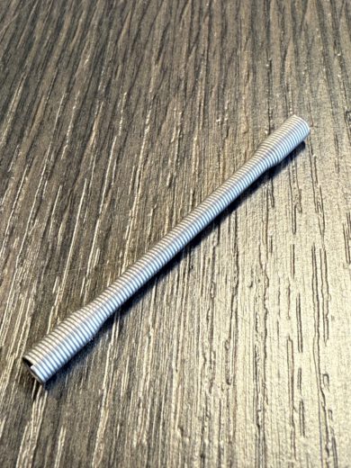 Zugfeder zum Einschrauben